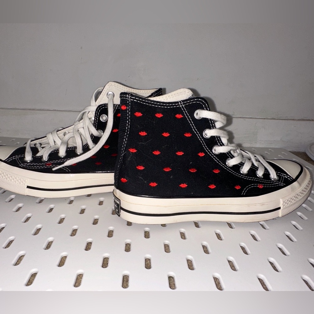 Converse shoes - Picture 4 of 8